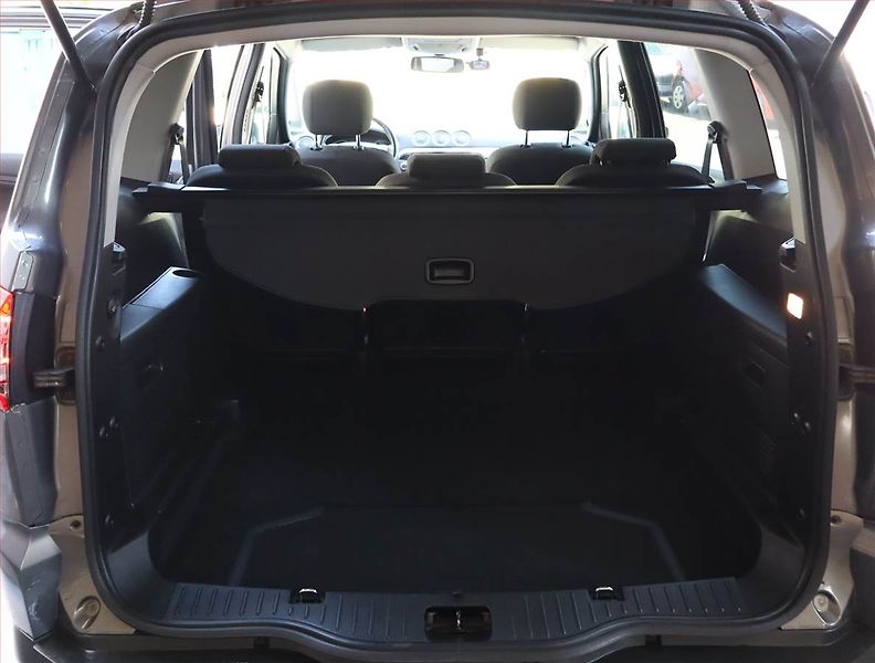Ford S-MAX (2014) 2.0 TDCi, Automat, Serv.kniha - fotka 14 z 25