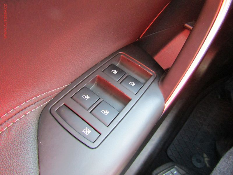 Opel Insignia (2015) 2.0CDTI 4x4, Bixenon, kůže - fotka 15 z 18