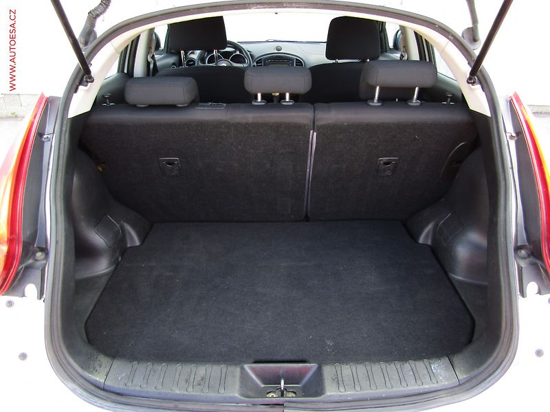 Nissan Juke (2010) 1.6i, ČR, AC - fotka 7 z 14