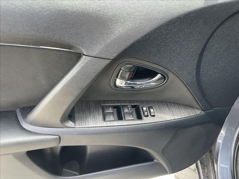 Toyota Avensis 2,0 D-4D 93 kw Klima bez koroz - fotka 19 z 30