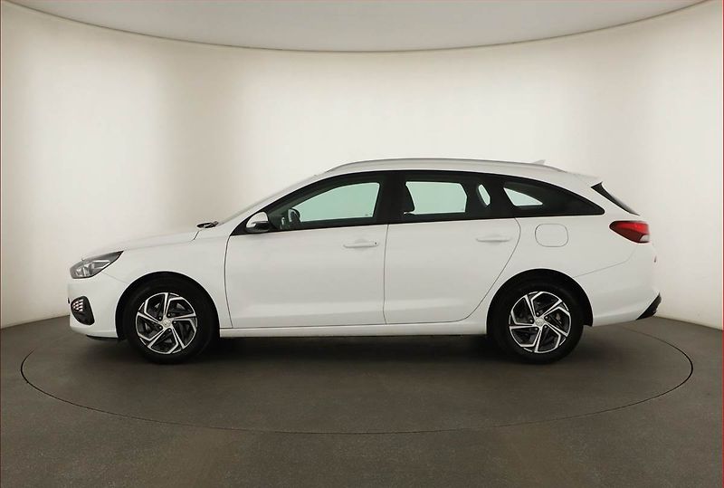 Hyundai i30 (2023) Family Comfort 1.0 T-GDI, ČR - fotka 3 z 13