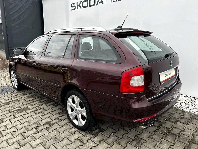 Škoda Octavia (2012) Combi 2.0 TDI 103kW 4x4 MP6 L& - fotka 29 z 33