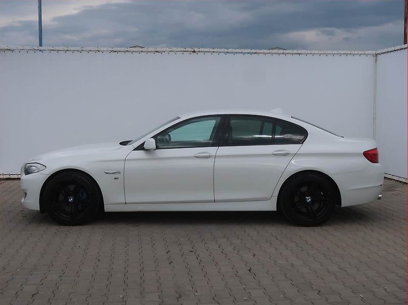 BMW Řada 5 (2011) 525d xDrive, 4X4, Automat - fotka 3 z 14