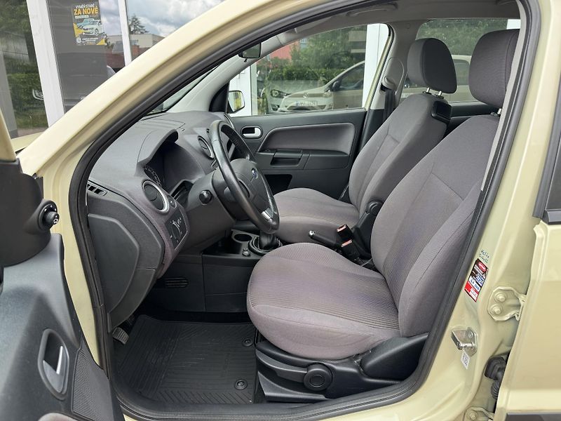 Ford Fusion (2009) 1.4i 59kW - fotka 10 z 22