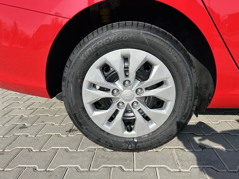 Hyundai i30 WG FL 1,5 T-GDI MT COMFORT 16 - fotka 4 z 28