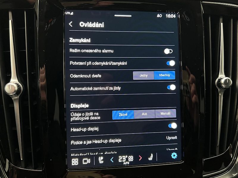 Volvo S90 B5 AWD ULTIMATE BRIGHT AUT - fotka 41 z 47