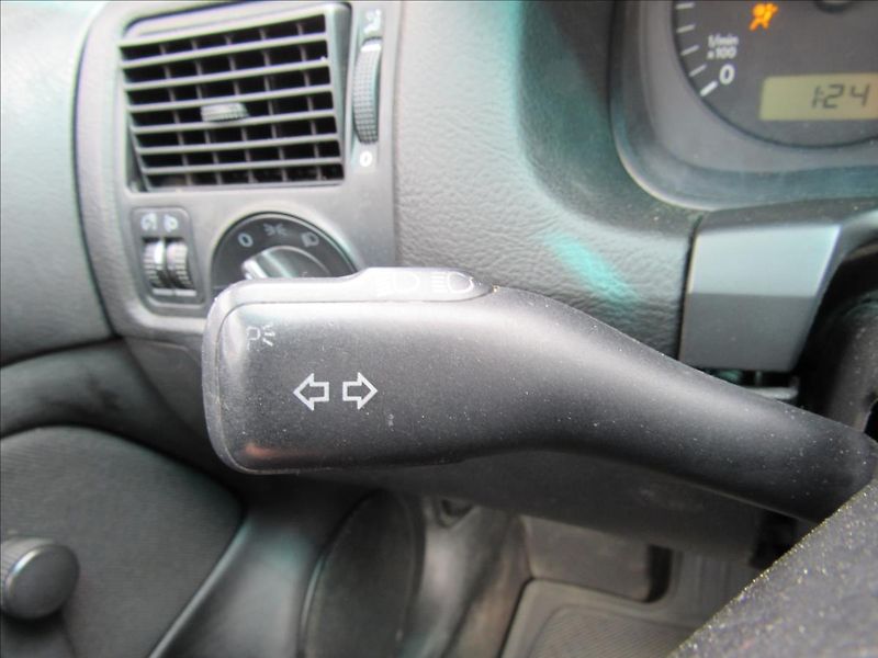 Volkswagen Golf 1,9 SDI 50kW Combi - fotka 18 z 23