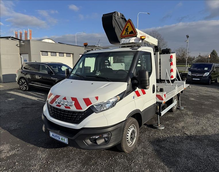 Iveco Daily 2,3 PLOŠINA DPH NAVI KAMERA - fotografie inzerátu