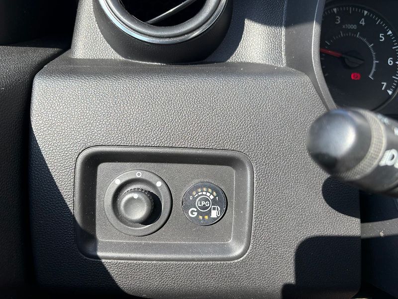 Dacia Duster 1.0TCe, 74kW, LPG+BA, Tažné - fotka 14 z 17