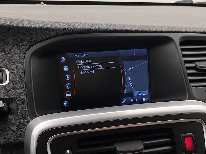 Volvo S60 D3 SUMMUM AUT  - fotka 38 z 46