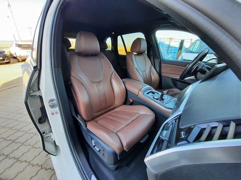 BMW X5 xDrive30D 286k - fotka 16 z 27
