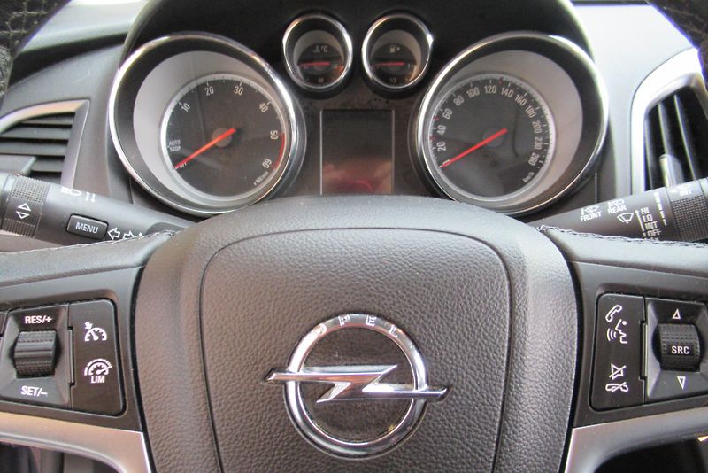 Opel Astra ST 1.6 CDTi KLIMA NAVI TAŽNÉ - fotka 11 z 23