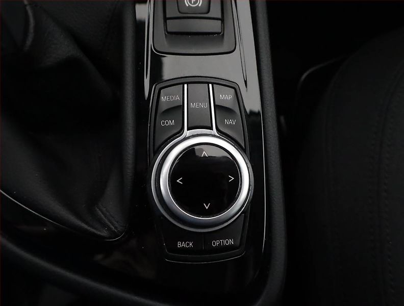 BMW Řada 2 (2019) 218d Gran Tourer, Serv.kniha - fotka 13 z 17