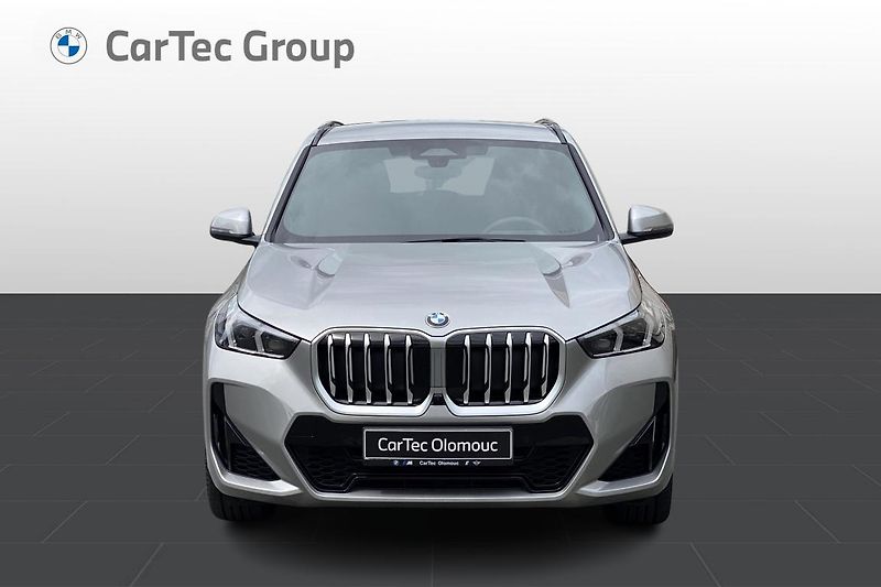 BMW X1 xDrive23i - fotka 2 z 10