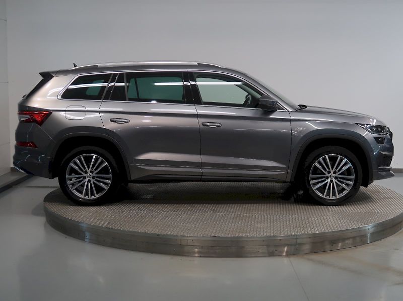 Škoda Kodiaq (2023) LAURIN&KLEMENT 2.0TSI 140KW 4x - fotka 8 z 45