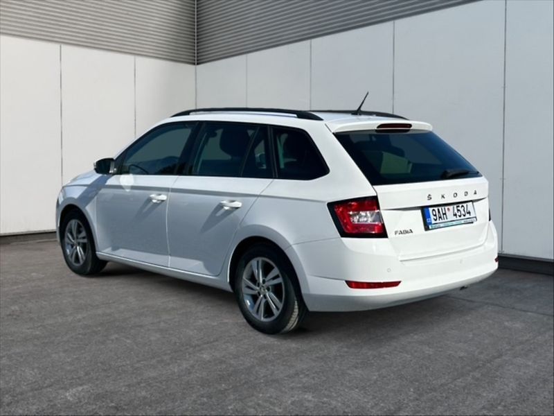Škoda Fabia 1,0 TSI Ambition - fotka 4 z 11