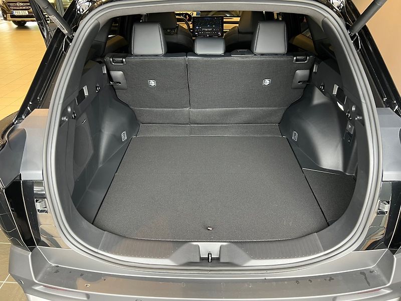 Subaru E-Outback 74.7 kWh AWD Touring H/K Pano - fotka 16 z 17