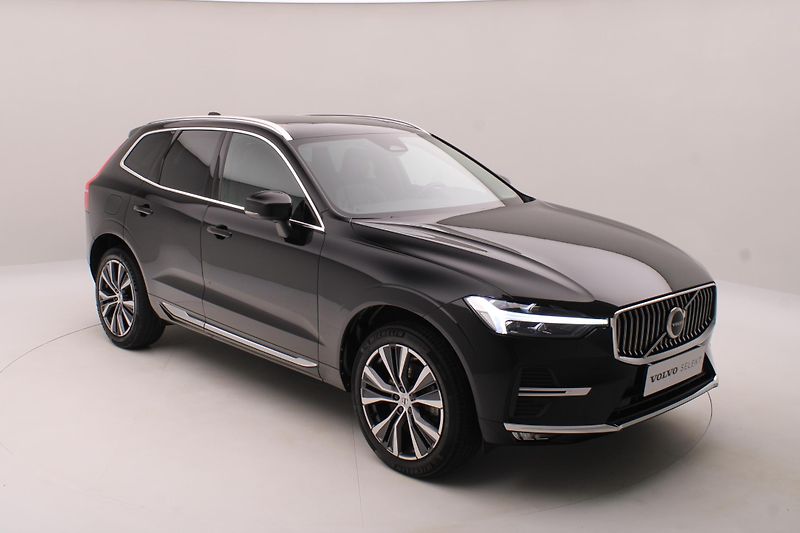 Volvo XC60 B5 AWD INSCRIPTION REZERVACE - fotka 12 z 43