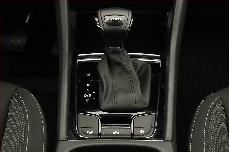 Škoda Karoq (2024) 1.5 TSI, FRESH - fotka 10 z 17