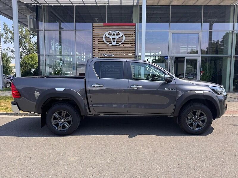 Toyota Hilux 2.4 Active 4x4 - fotka 2 z 13