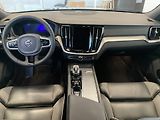 Volvo V60 B4 FWD PLUS DARK TAŽNÉ ZAŘÍ. - náhled 16