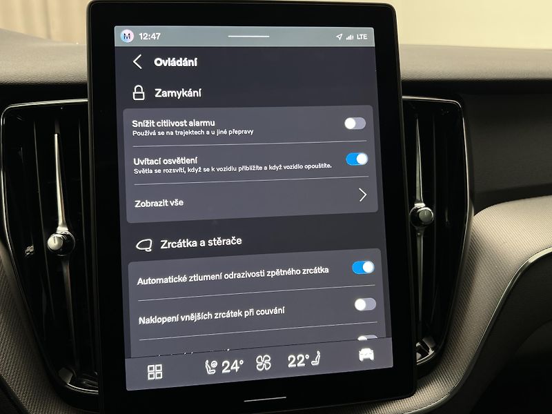 Volvo XC60 B5 AWD BLACK EDITION PLUS AUT  - fotka 37 z 45