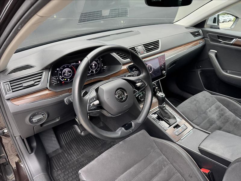 Škoda Superb 2,0 TDI 140kW Scout 4x4 DSG ČR - fotka 9 z 31
