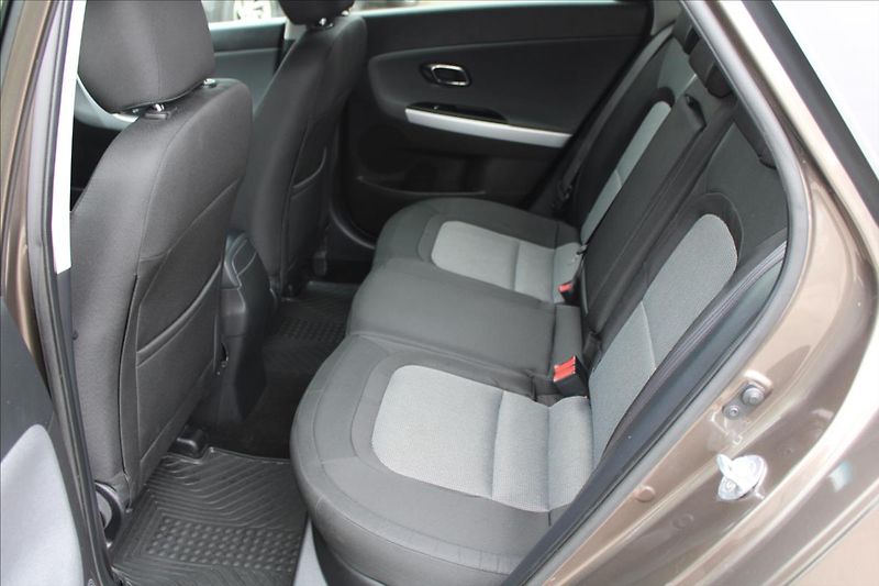 Kia Ceed 1,6 CRDi  ČR,COMFORT PLUS - fotka 27 z 31