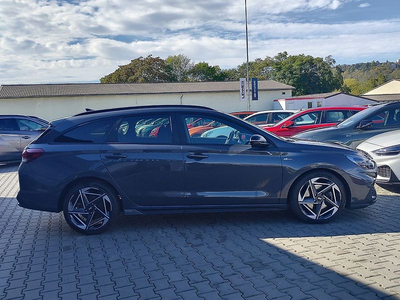 Hyundai i30 1.5 T-GDI/103kW N-Line DCT - fotka 4 z 35