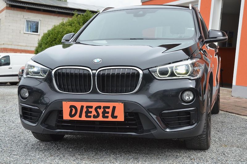 BMW X1 (2015) sDrive 18d 110kW SPORT / LED - fotka 8 z 39