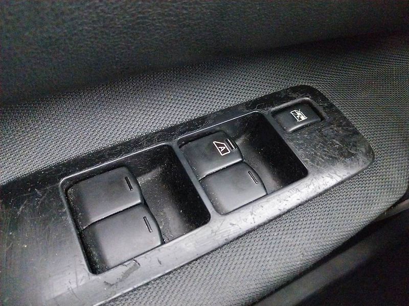 Nissan Qashqai (2011) 2.0 dCi, Navi, Tempomat - fotka 20 z 20