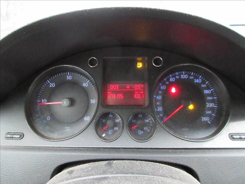 Volkswagen Passat 2,0 TDi, 103 Kw, Vada Turba, N - fotka 17 z 21