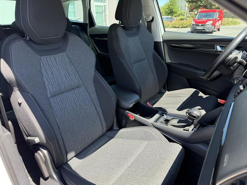 Škoda Karoq 1,5 TSi/110kW DSG - STYLE,TZ,. - fotka 64 z 88
