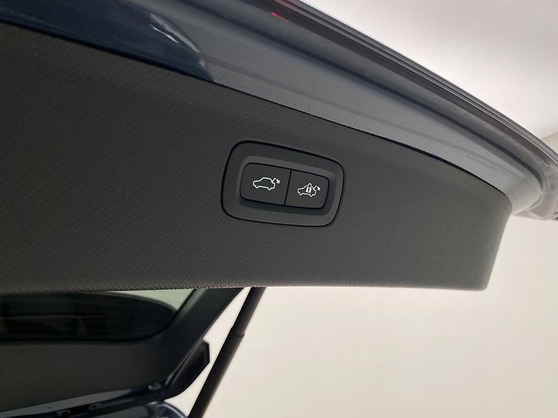 Volvo XC90 B5 AWD BRIGHT PLUS AUT CZ 7m - fotka 37 z 63