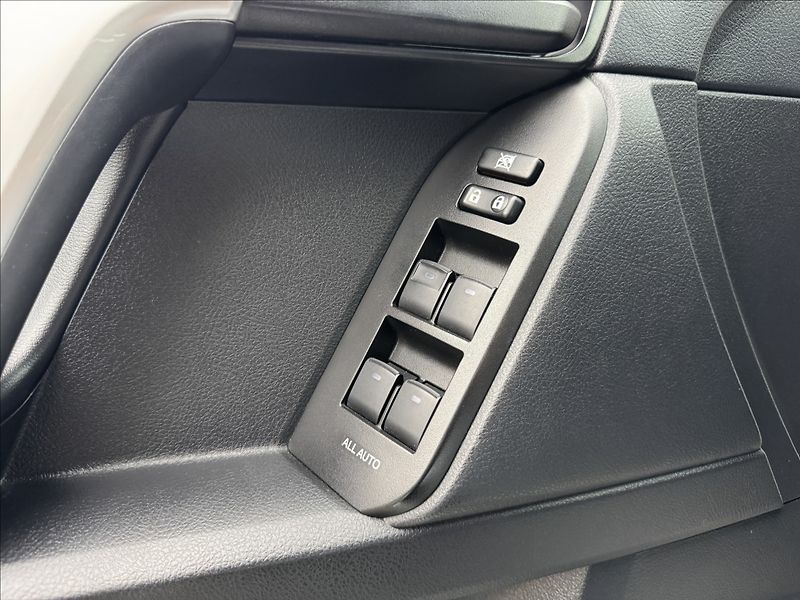 Toyota Land Cruiser 4,0   150 Prestige - fotka 22 z 28