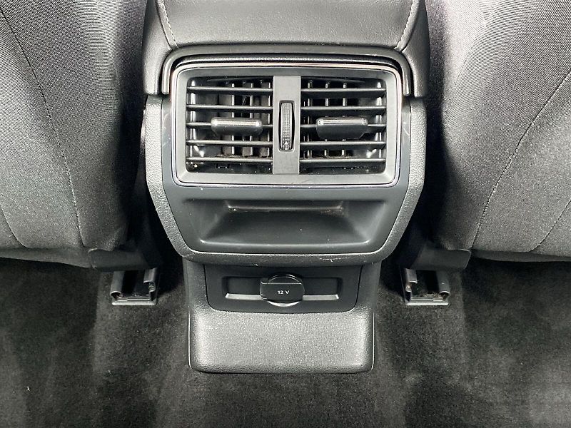 Škoda Karoq (2019) 2.0 TDI 4x4 Ambition Plus - fotka 23 z 31