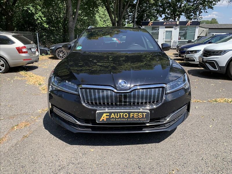 Škoda Superb 1,4 TSI iV - fotka 2 z 24