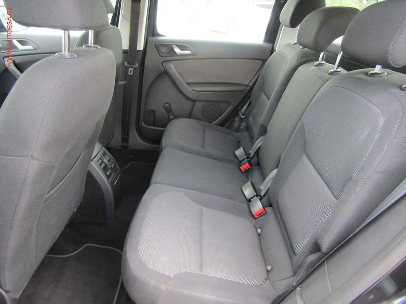 Škoda Yeti (2011) 1.4i, AC, výhřev sed. - fotka 10 z 15