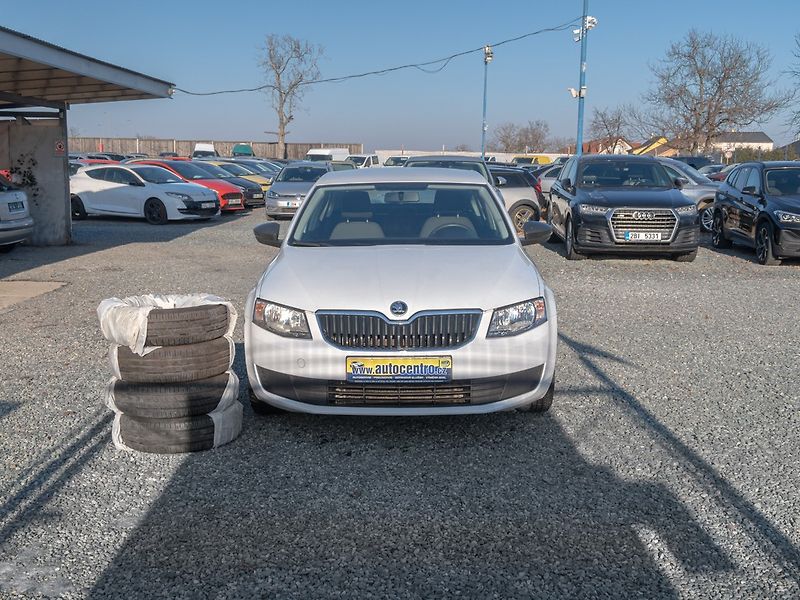 Škoda Octavia (2014) ČR 1.2TSI – 2x PNEU - fotka 2 z 38
