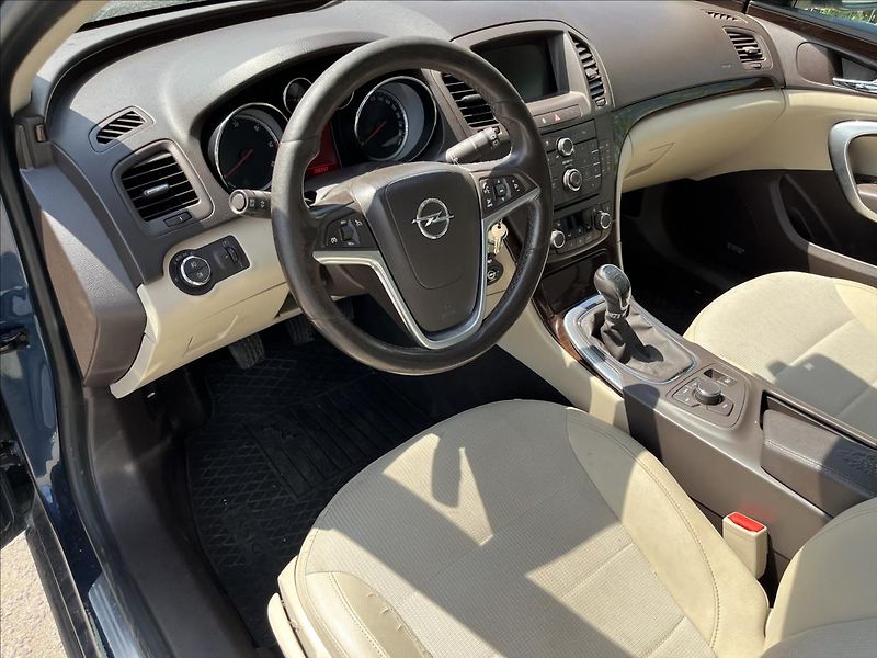 Opel Insignia 2,0 CDTi COSMO KLIMA ROZVODY - fotka 9 z 38