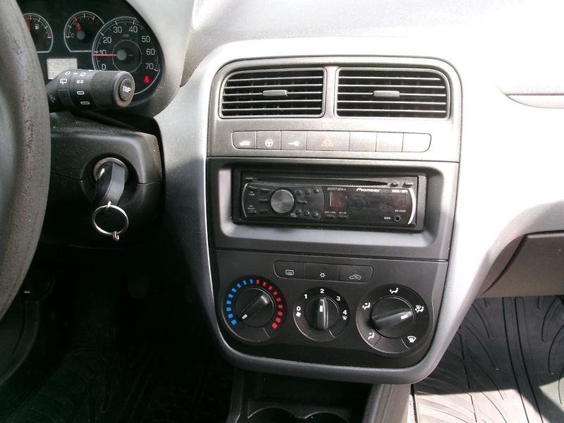 Fiat Punto (2010) 1,2i ČR 2xAIBAG ABS - fotka 14 z 24