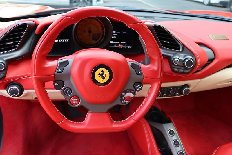Ferrari 488 (2019) 488 GTB | 1. Majitel | ČR  - fotka 43 z 75