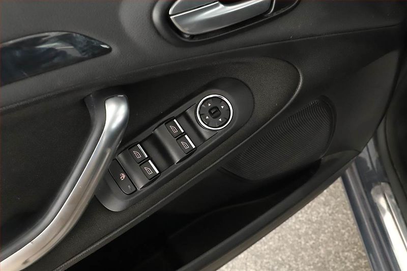 Ford Galaxy (2011) 2.0 TDCi, Automat, 7 míst - fotka 13 z 15