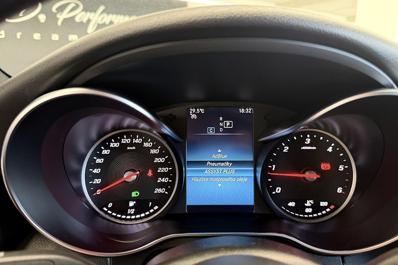 Mercedes-Benz Třídy C (2020) C 220d 4Matic AMG Line - fotka 50 z 81