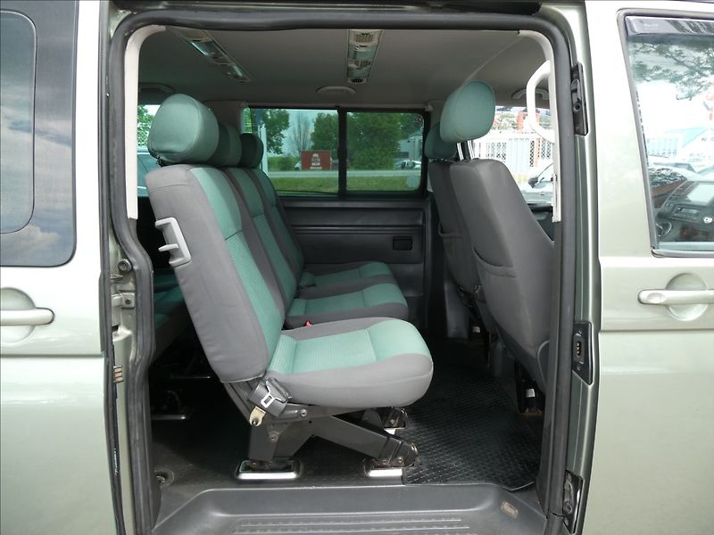 Volkswagen Caravelle 2,5 TDi 96kW LONG 8.míst,závěs - fotka 21 z 33