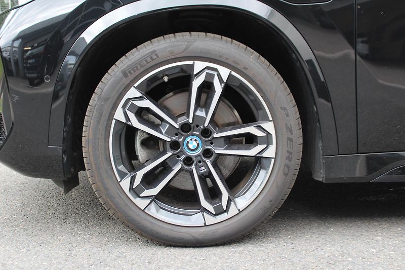 BMW X1 xDrive25e - fotka 7 z 21