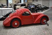 V hlavní hale nadále zůstává sportovní verze Jawa 750