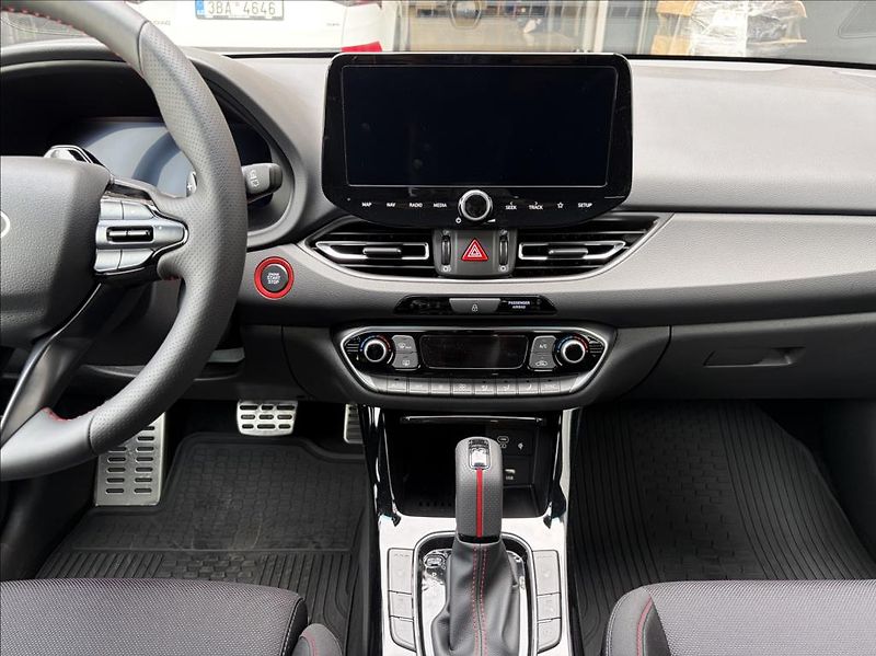 Hyundai i30 1,6 T-GDI DCT  WG FL N Line - fotka 12 z 20