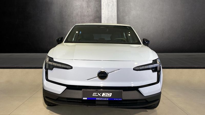Volvo EX30 (2026) PLUS, P5 LONG RANGE electric, - fotka 2 z 9