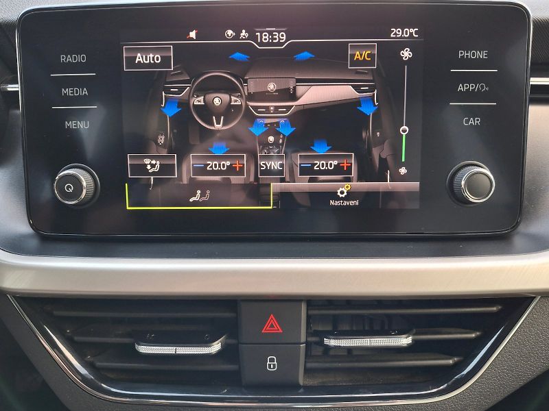 Škoda Kamiq (2019) Style 1,6TDi 85kW - fotka 22 z 35